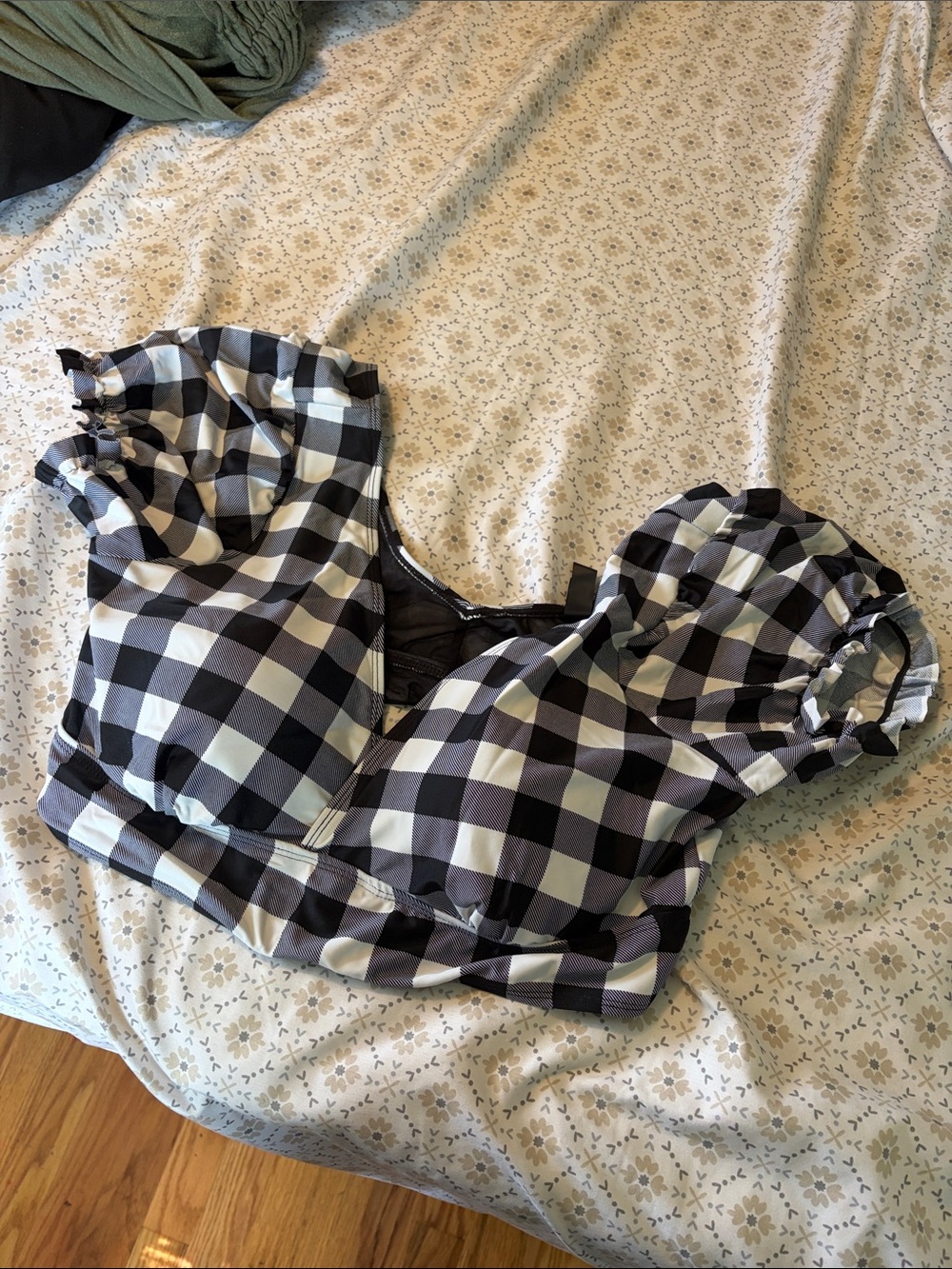 Torrid Retro Chic Plus Size 1X Puff Sleeve Gingham Black White Swim Bikini